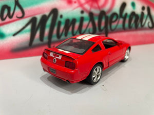 Ford Mustang GT 2006 - Fora da embalagem