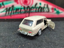 Carregar imagem no visualizador da galeria, VW Variant Customizada - Bege - Parachoques não originais - Frete grátis Sul e Sudeste pelo PIX (Cópia)