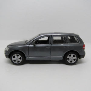 VW TOUAREG CINZA - Escala 1:24 ATENÇÃO - PARABRISA Manchado