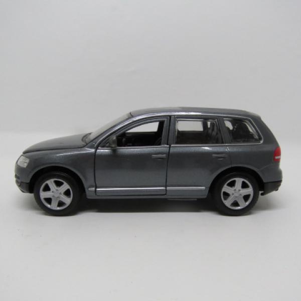 VW TOUAREG CINZA - Escala 1:24 ATENÇÃO - PARABRISA Manchado