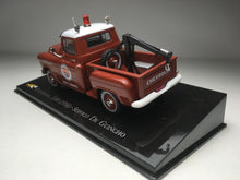 Cargar imagen en el visor de la galería, Chevrolet 3100 1956 Serviço de Guincho - CHEVY 3100 SÓ A MINIATURA SEM A CAIXA DE ACRÍLICO