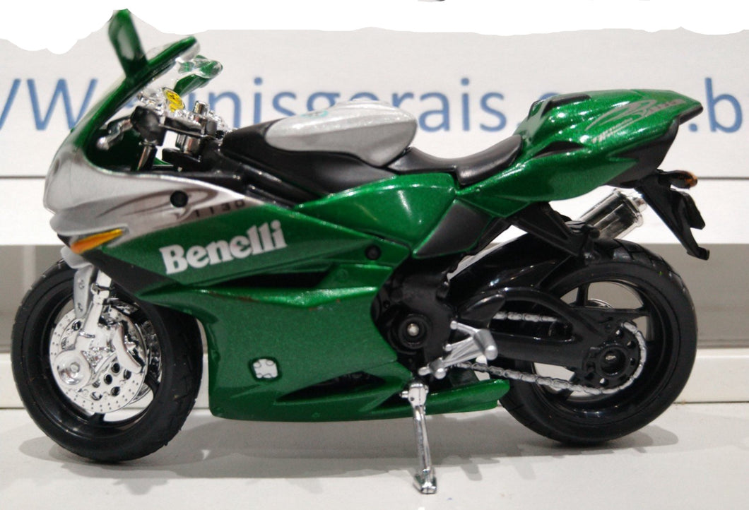 Moto Benelli Tornado 1130 - 1:18 - Fora da Embalagem