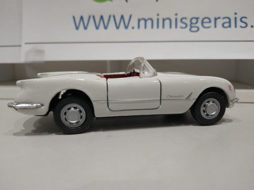 Corvette 1953 branco Cabriolet - Fora da Embalagem