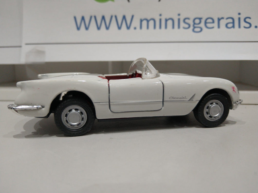 Corvette 1953 branco Cabriolet - Fora da Embalagem
