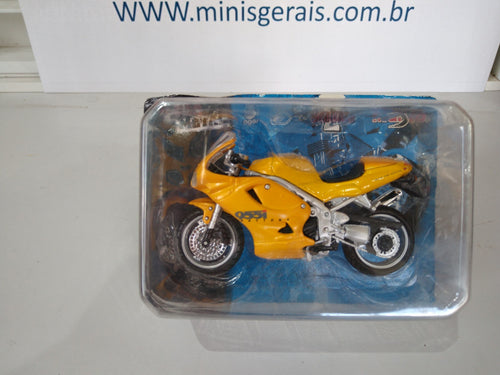 Moto Triumph 955i DAYTONA- 1:18 Lacrada