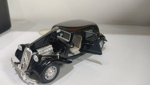 Citroen T.A. 15 CV Esc. 1:24 ATENÇÃO - FALTA 1 FAROL