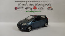 Carregar imagem no visualizador da galeria, Fiat Novo Palio - Azul metálico escuro fora da embalagem