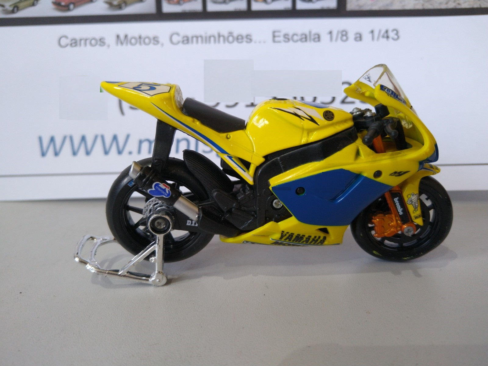 Miniatura moto de corrida Yamaha GO YZR-M1 GP Maisto motinha metal