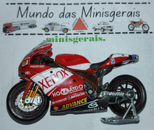 Cargar imagen en el visor de la galería, Moto Ducati 999 #1 - Team Ducati Xerox - 1:18- Fora da Embalagem